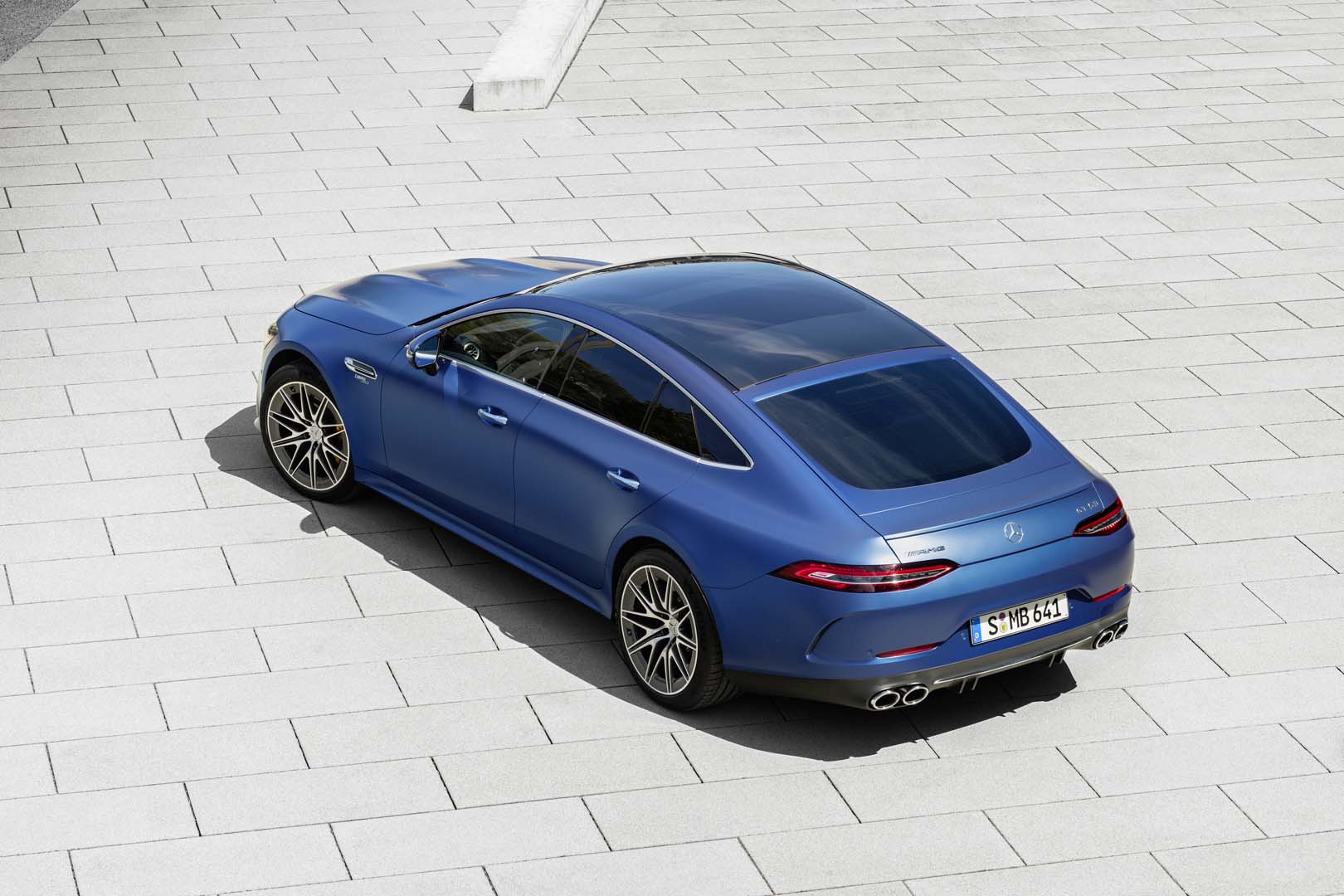 Mercedes-Benz  AMG GT 4 Porte Coupé, foto degli esterni