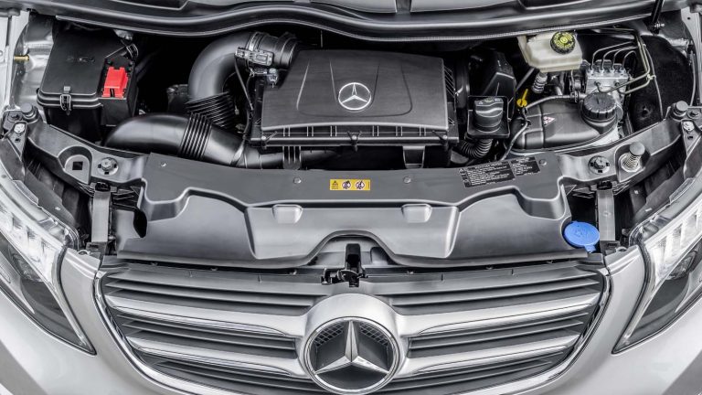 Foto del motore di Mercedes-Benz Classe V Classe V V 220 D Auto 4Matic Sport Compact