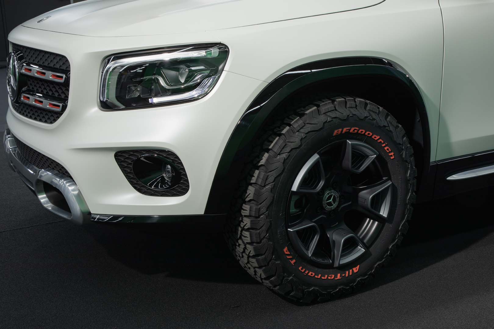 Mercedes-Benz  GLB SUV, foto degli esterni