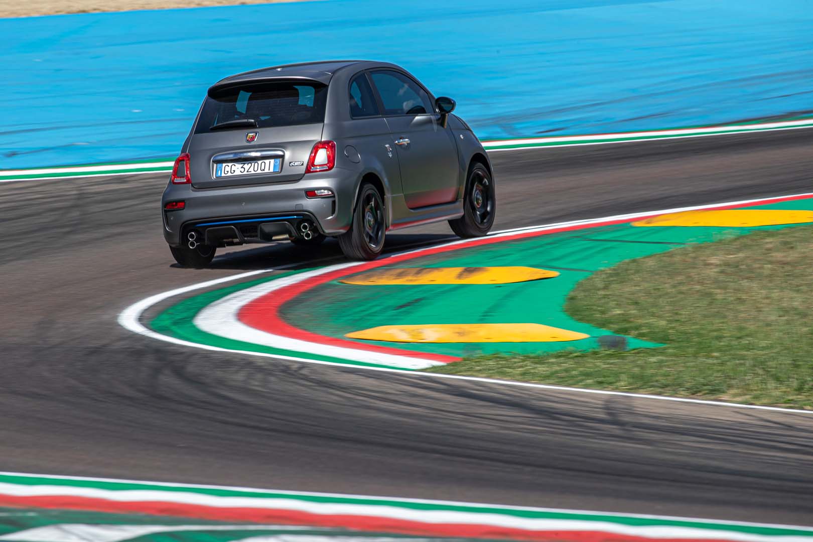 Abarth  595 2022, foto degli esterni