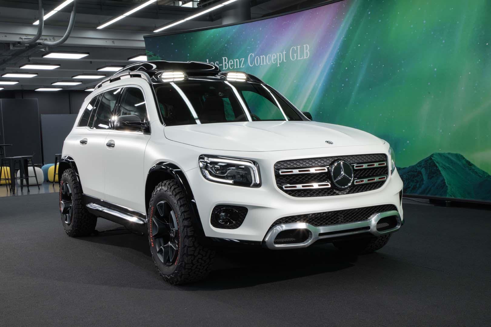 Mercedes-Benz  GLB SUV, foto degli esterni