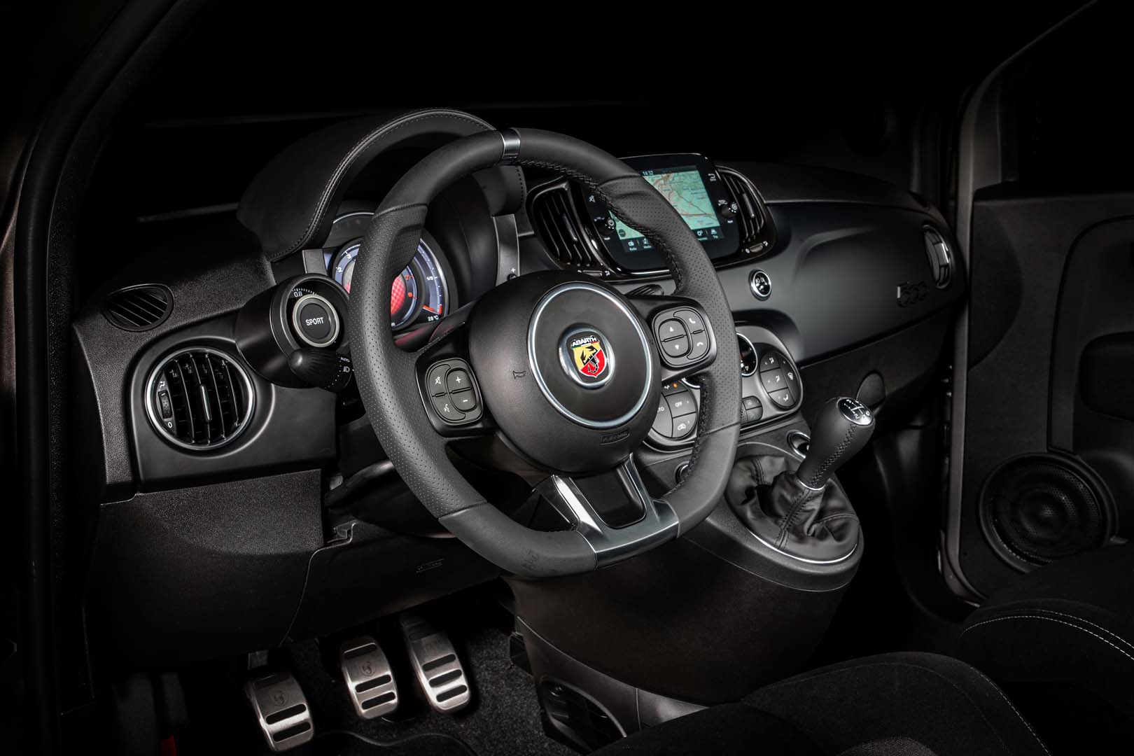 Abarth  595 2022, foto degli interni