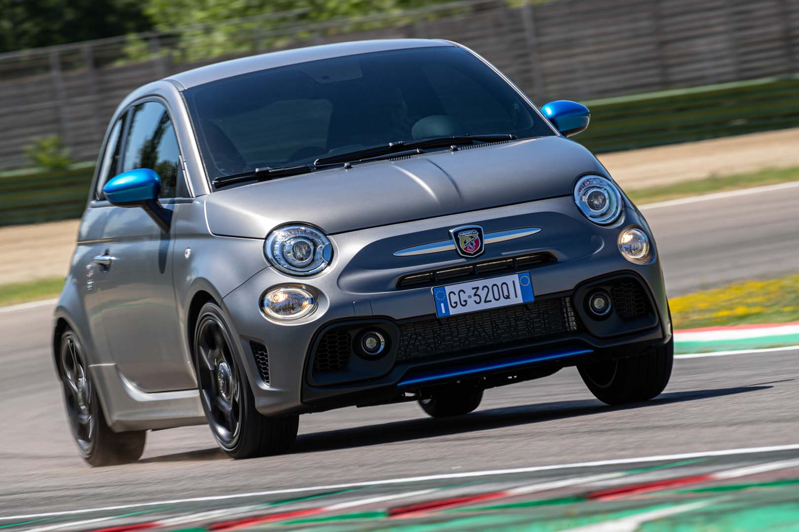 Abarth  595 2022, foto degli esterni