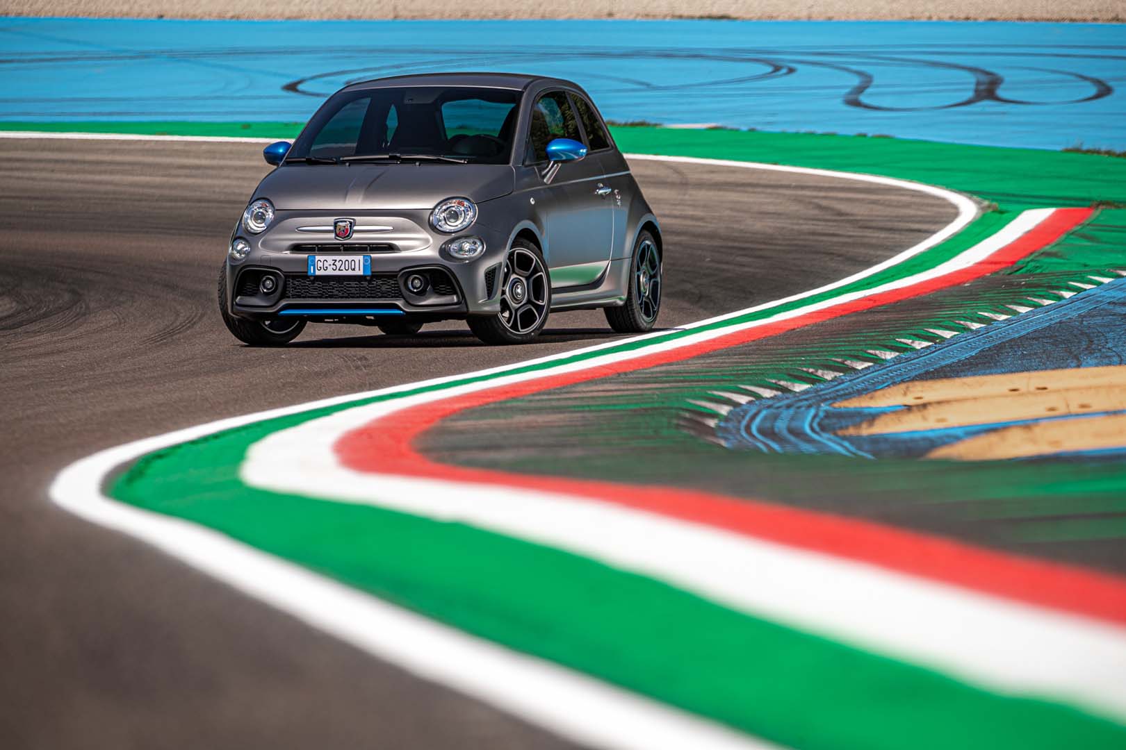 Abarth  595 2022, foto degli esterni