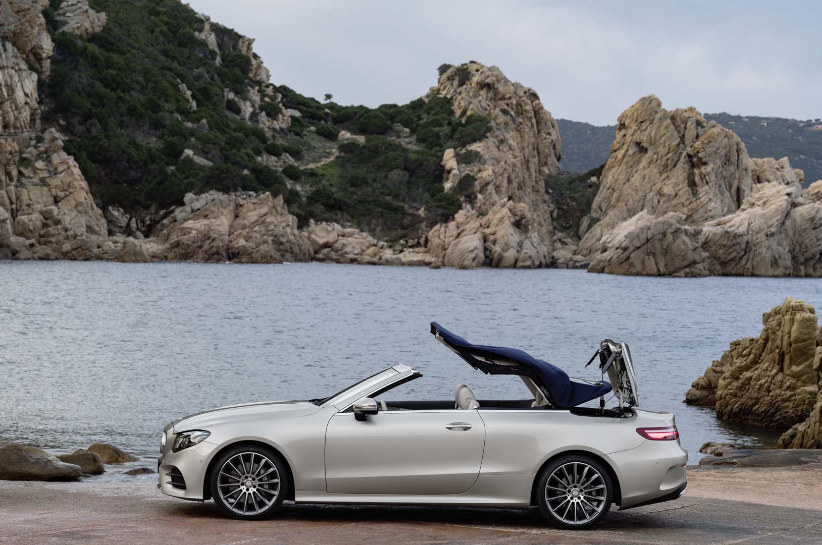 Mercedes-Benz  Mercedes-Benz Classe E Cabrio, foto degli esterni