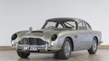 Aston Martin DB5 di 007 all'asta a 2.9 milioni di sterline