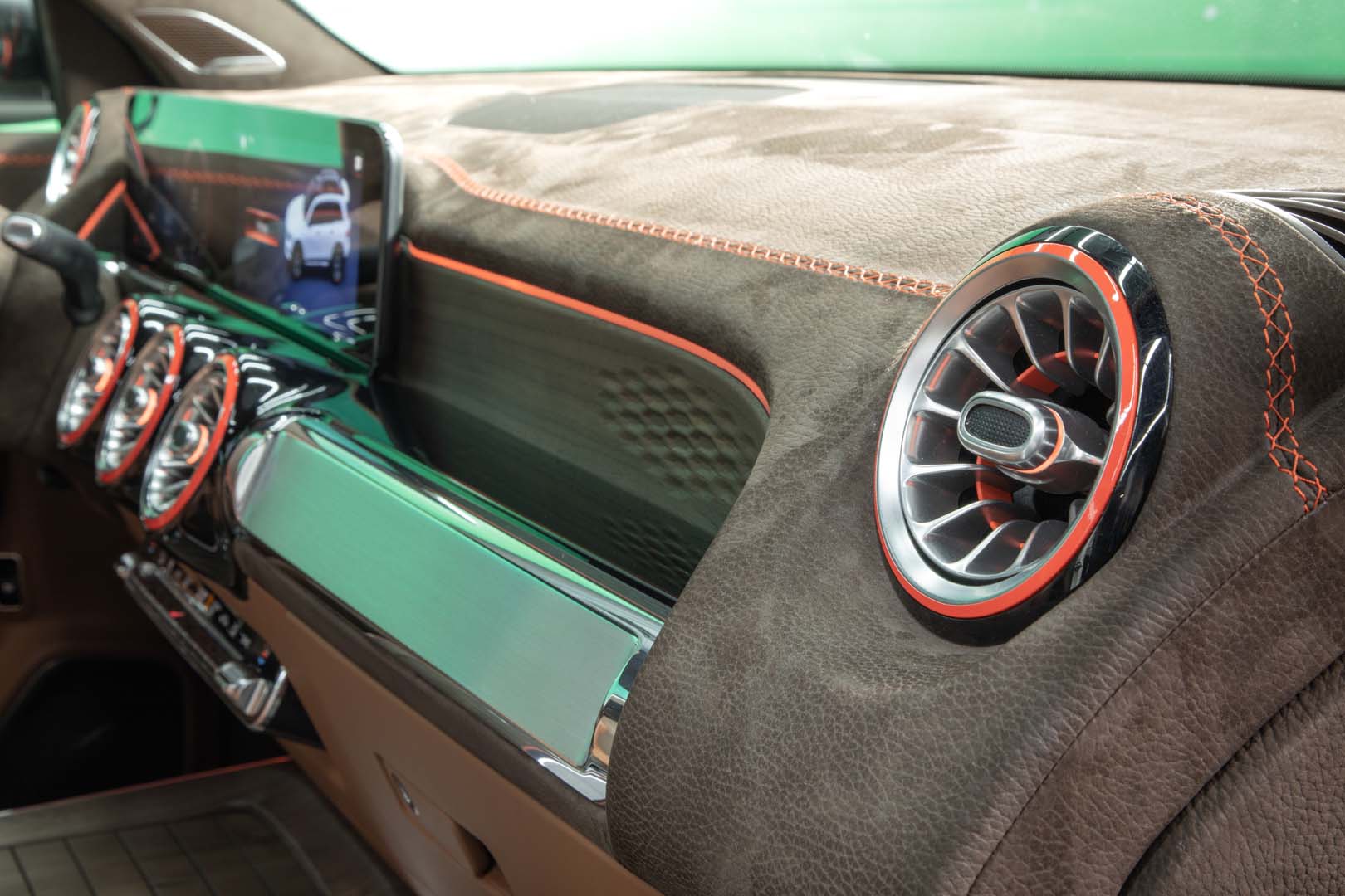 Mercedes-Benz  GLB SUV, foto degli interni