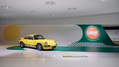 Porsche 911 Carrera RS 2.7: al museo per i 50 anni