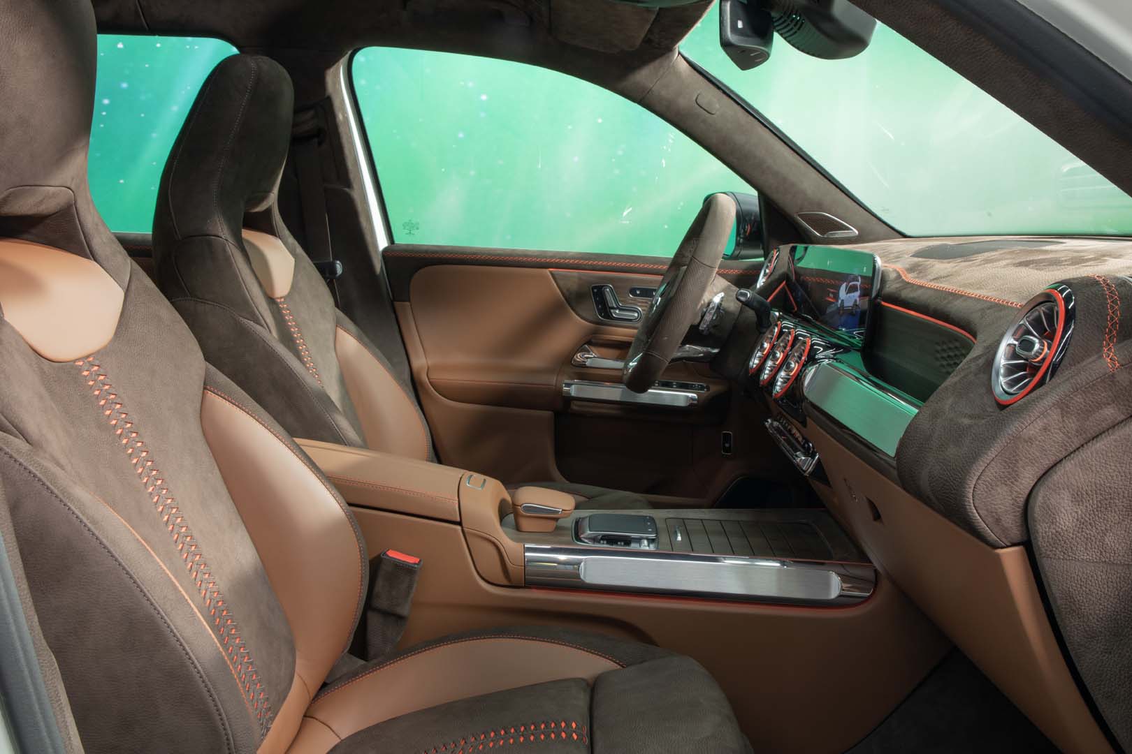 Mercedes-Benz  GLB SUV, foto degli interni