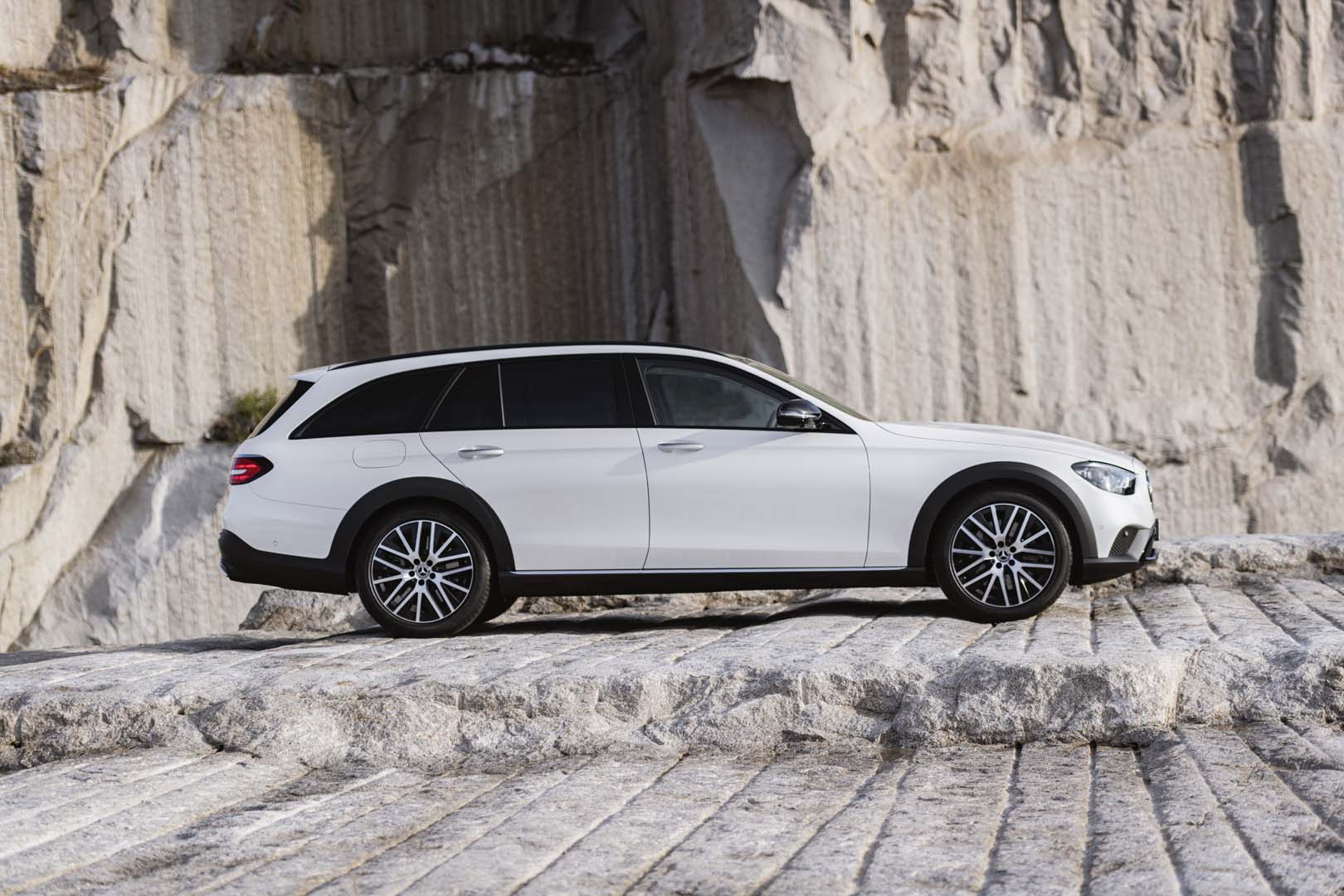 Mercedes-Benz  Classe E Station Wagon, foto degli esterni