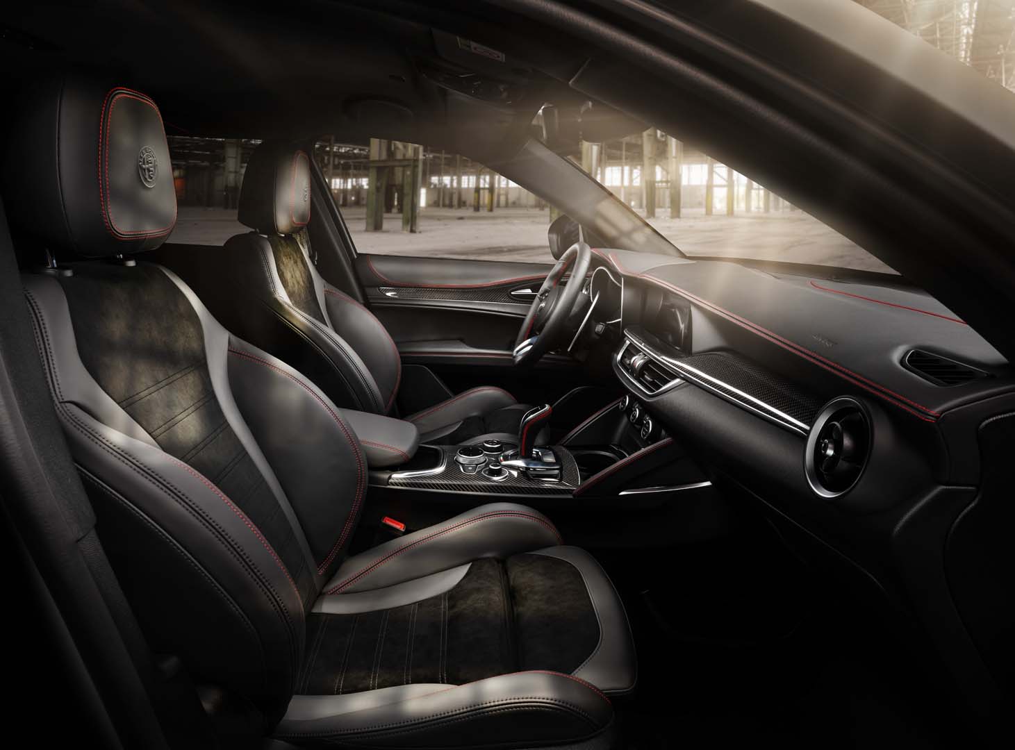 Alfa Romeo  Stelvio 2022, foto degli interni