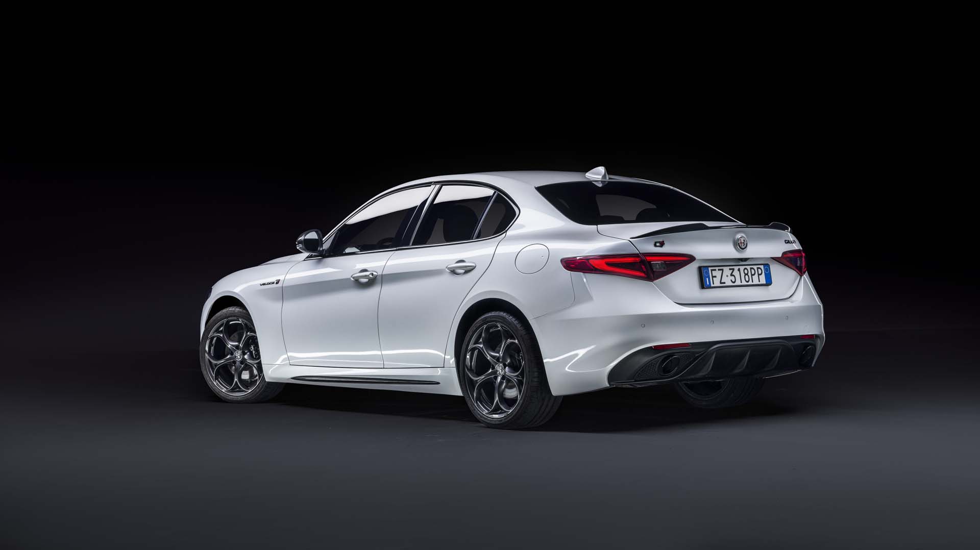 Alfa Romeo  Giulia 2022, foto degli esterni