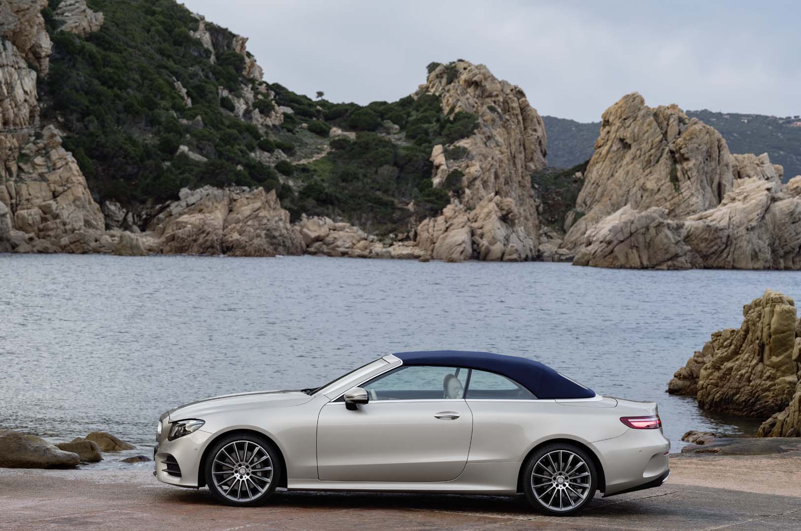 Mercedes-Benz  Mercedes-Benz Classe E Cabrio, foto degli esterni