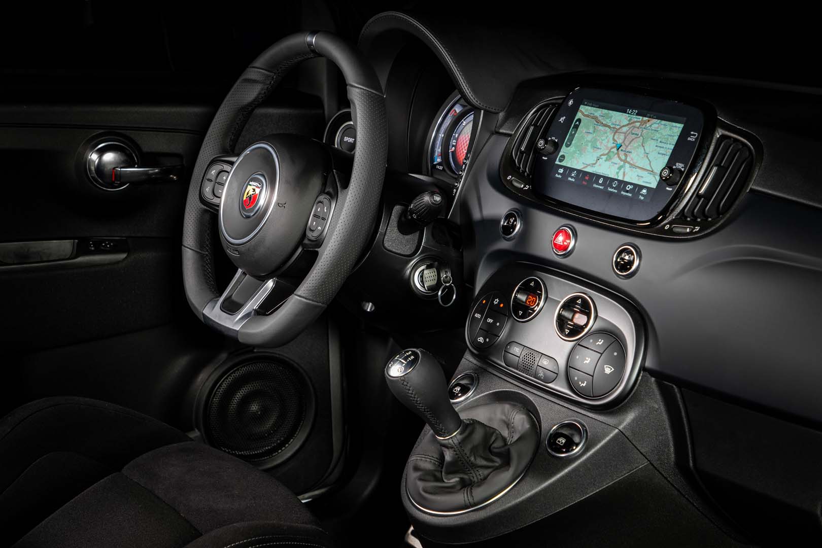 Abarth  595 2022, foto degli interni
