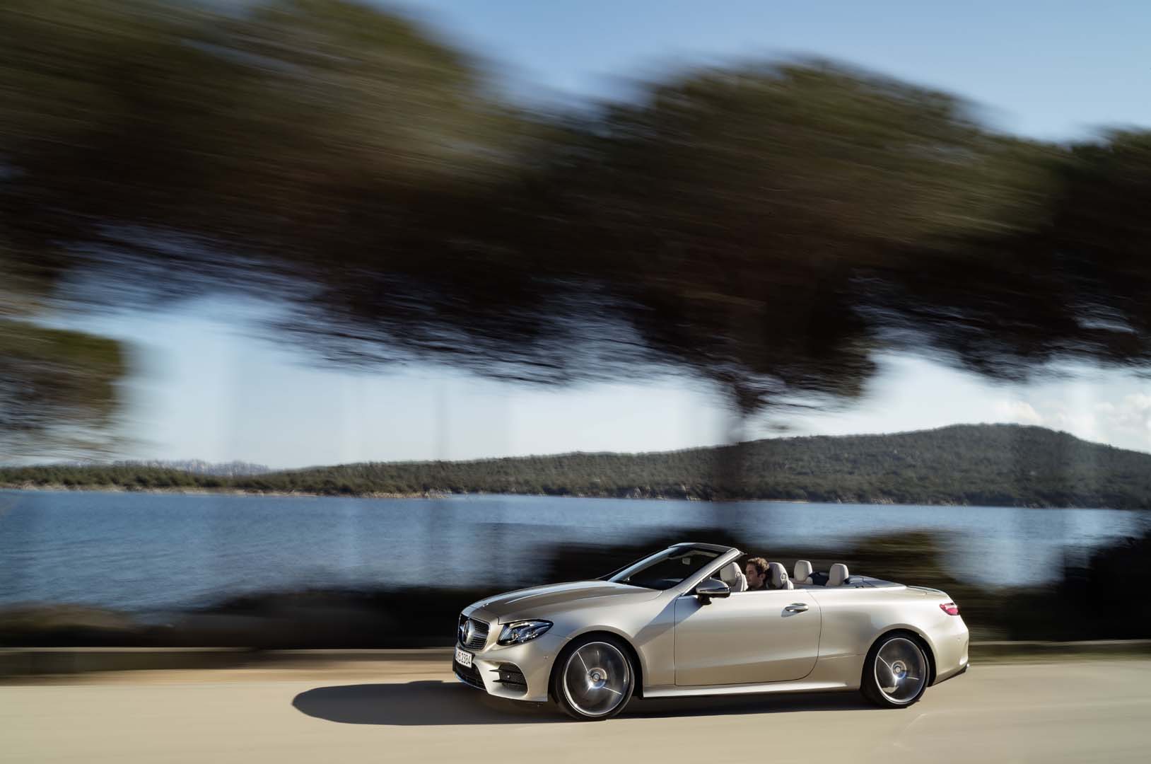 Mercedes-Benz  Mercedes-Benz Classe E Cabrio, foto degli esterni