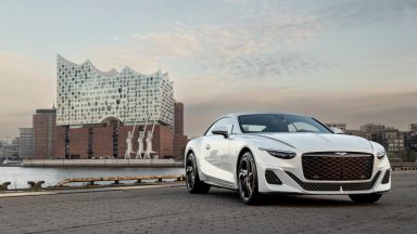 Bentley apre ad Amburgo lo showroom più grande in Europa