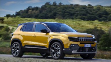 Jeep Avenger: le caratteristiche della piccola SUV elettrica