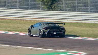 Lamborghini Huracán STO corre a Fiorano sulla pista Ferrari