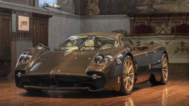 Pagani Utopia su strada: la nuova auto marziana | Video