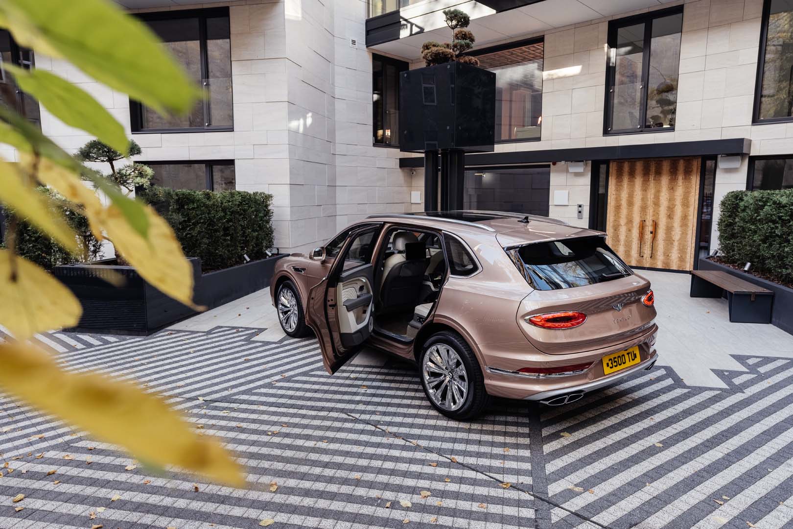 Bentley  Bentayga 2022, foto degli esterni