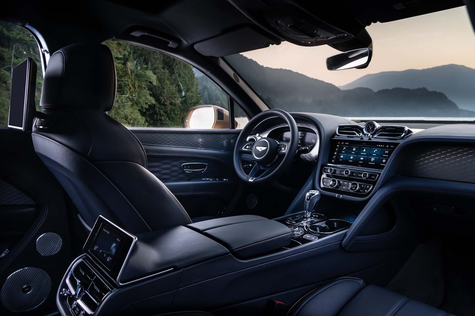 Bentley  Bentayga 2022, foto degli interni