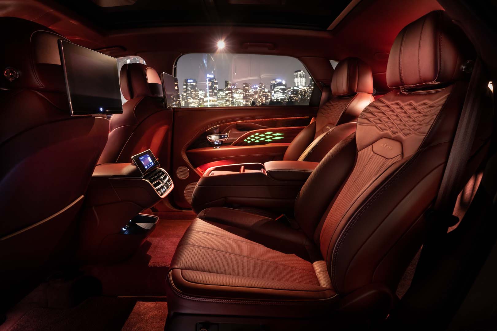 Bentley  Bentayga 2022, foto degli interni