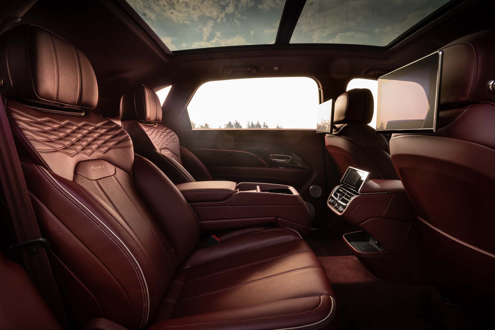 Bentley  Bentayga 2022, foto degli interni