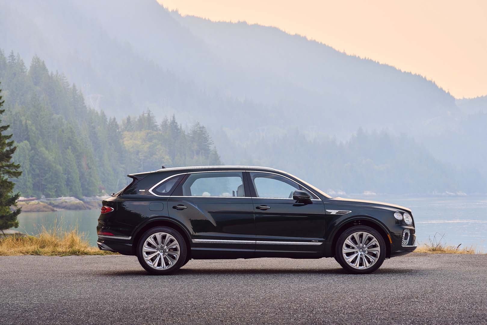 Bentley  Bentayga 2022, foto degli esterni