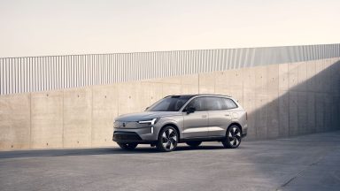 Volvo EX90: la nuova SUV elettrica di grandi dimensioni