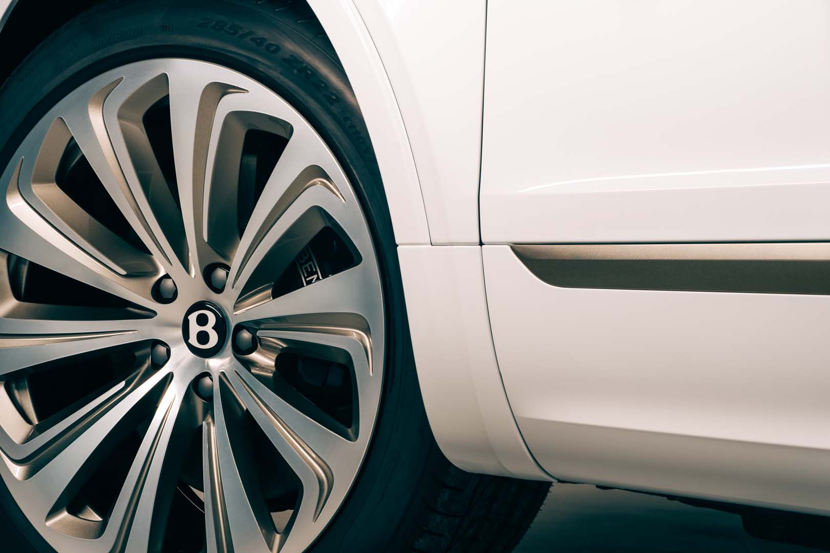 Bentley  Bentayga 2022, foto degli esterni