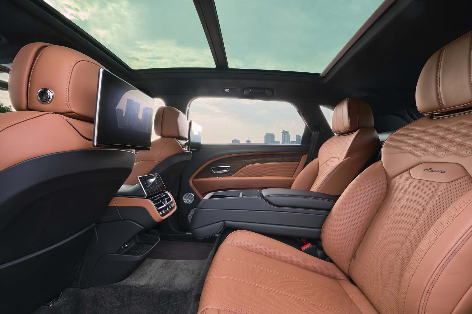 Bentley  Bentayga 2022, foto degli interni