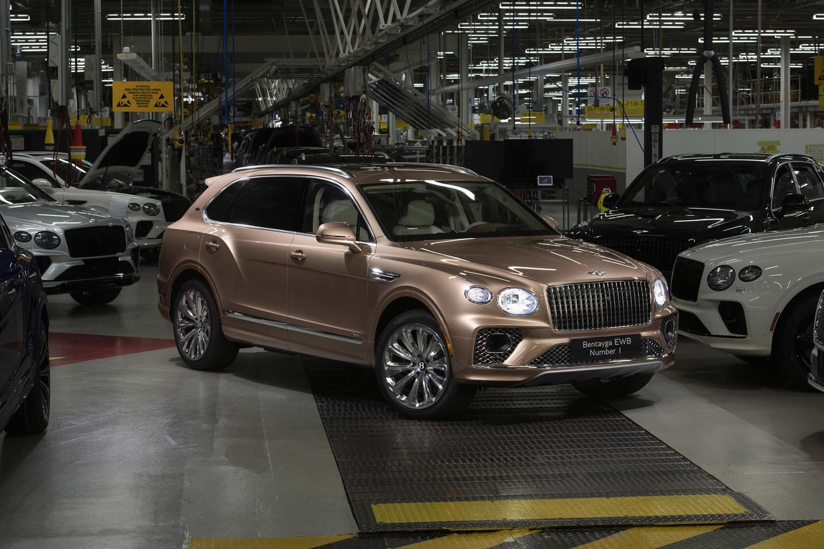 Bentley  Bentayga 2022, foto degli esterni