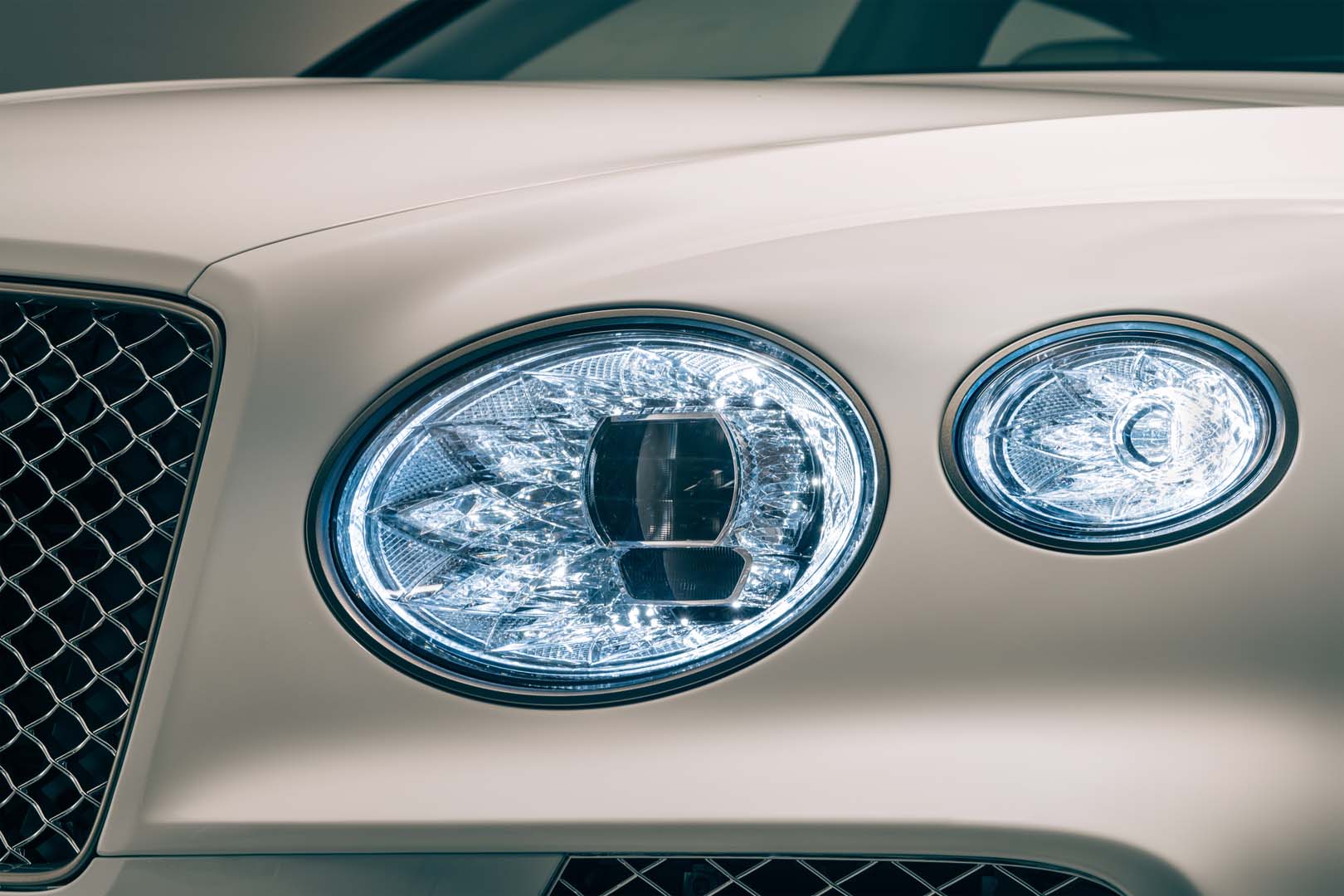 Bentley  Bentayga 2022, foto degli esterni