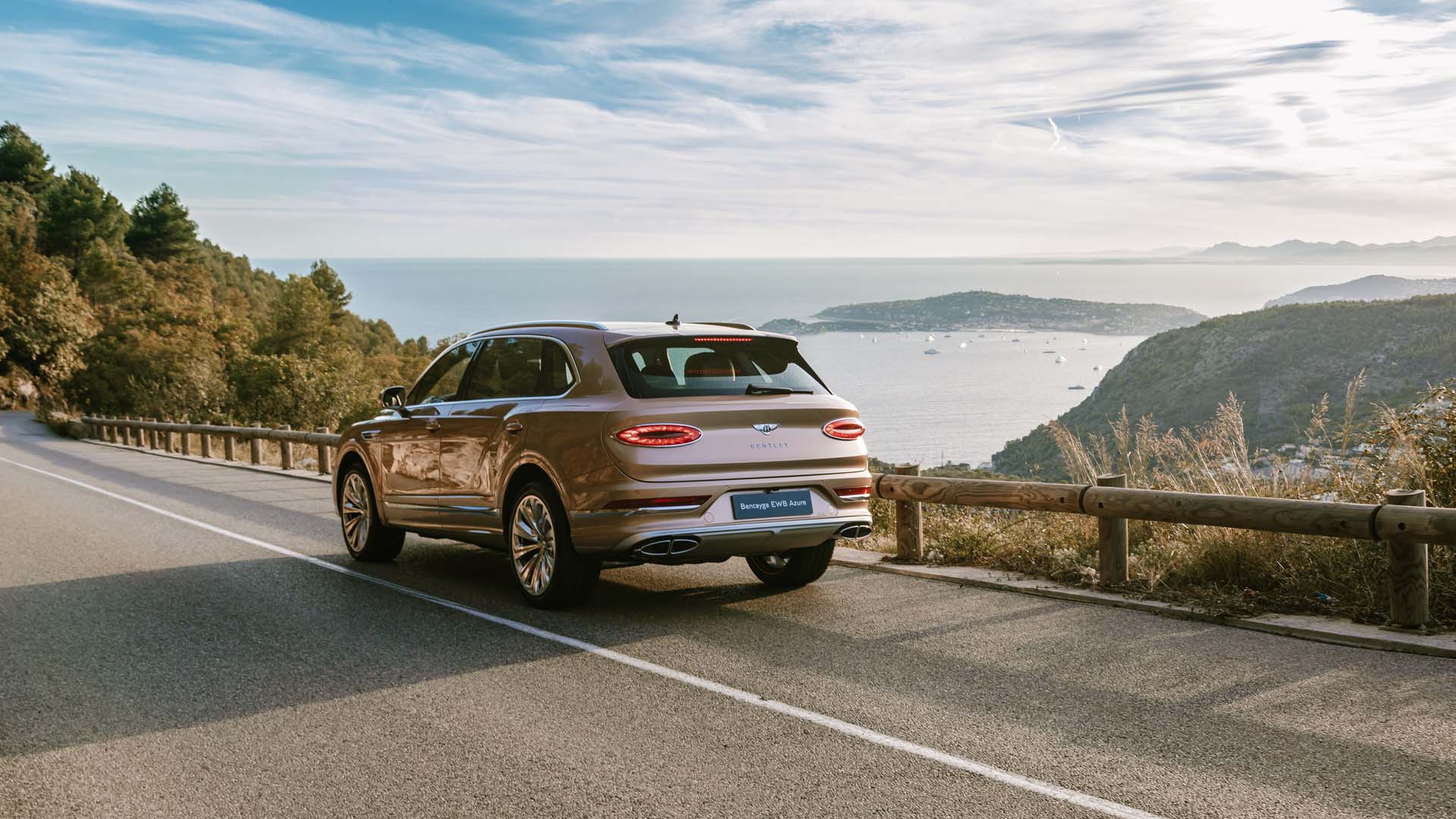 Bentley  Bentayga 2022, foto degli esterni