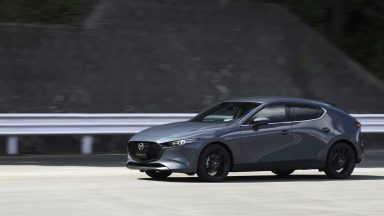 Mazda 3: ecco la nuova gamma Model Year 2024 per la compatta