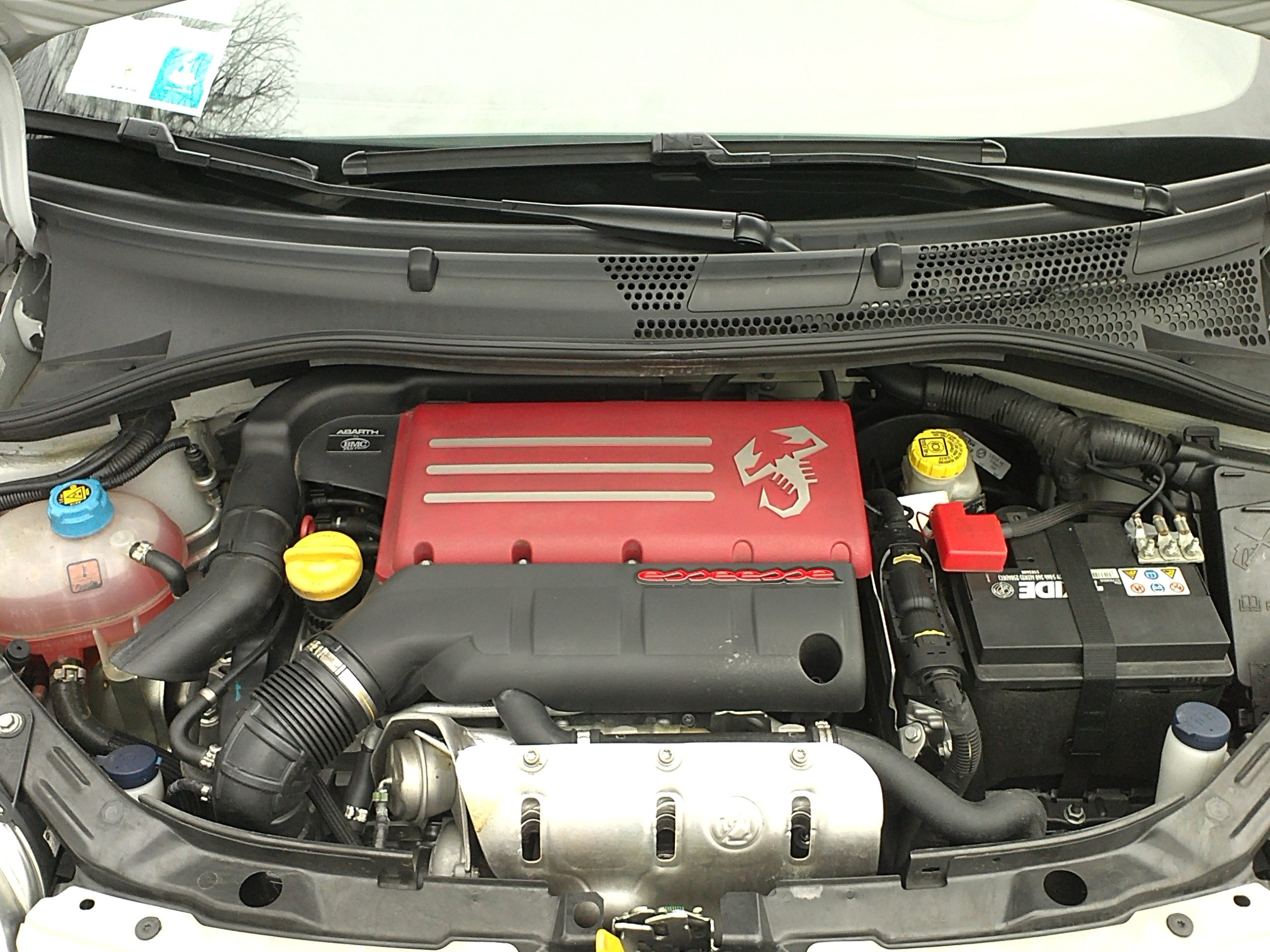 Abarth  595c 2022, foto del motore