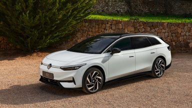 Nuova Volkswagen ID.7 Tourer: la station wagon elettrica