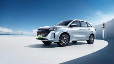 DFSK E5: in arrivo la nuova SUV a propulsione ibrida Plug-In