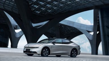 Lynk&Co 10: la prossima berlina ibrida di grandi dimensioni