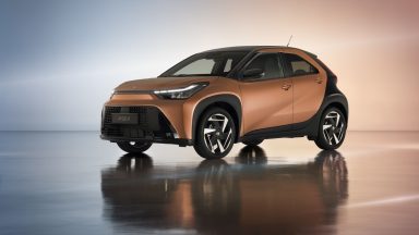 Toyota Aygo X: col restyling diventa ibrida Full Hybrid