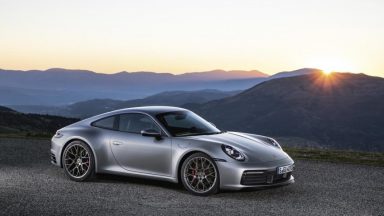 Porsche 911 Hybrid: con il restyling sarà anche ibrida