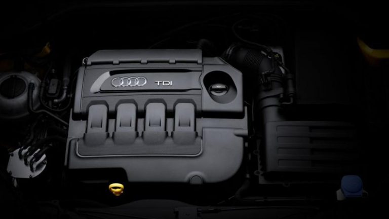 Foto del motore di Audi Q2 2021 Q2 2021 2.0 35 TDI Identity Black 2021