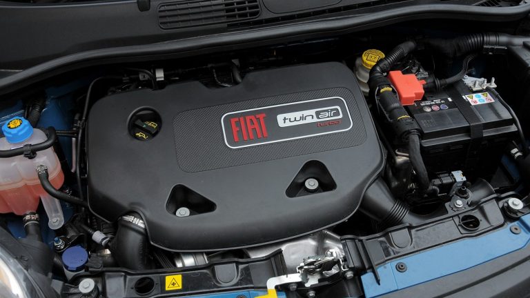 Foto del motore di FIAT Panda Panda 0.9 TwinAir Turbo 85cv S&amp;S E6d-Temp 4x4