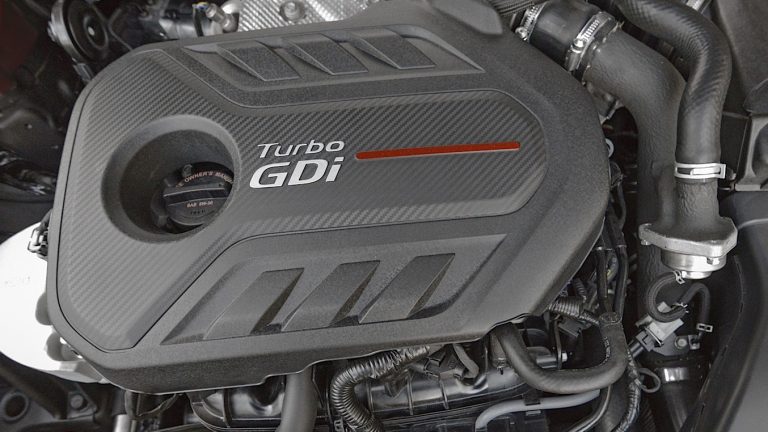 Foto del motore di KIA Optima Optima 2.0 T-GDi 180kW GT auto
