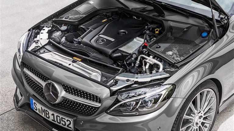 Foto del motore di Mercedes-Benz Classe C 2021 Classe C 2021 C300 de EQ-POWER Executive Auto 2021